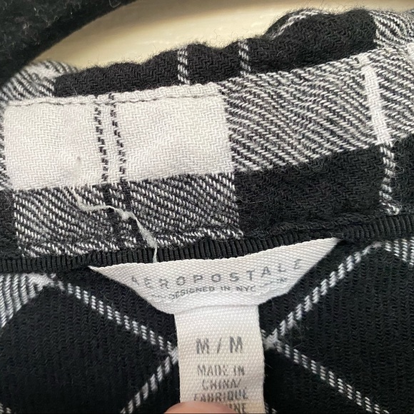 Aeropostale Black and White Button Down Flannel Size M - Picture 4 of 5